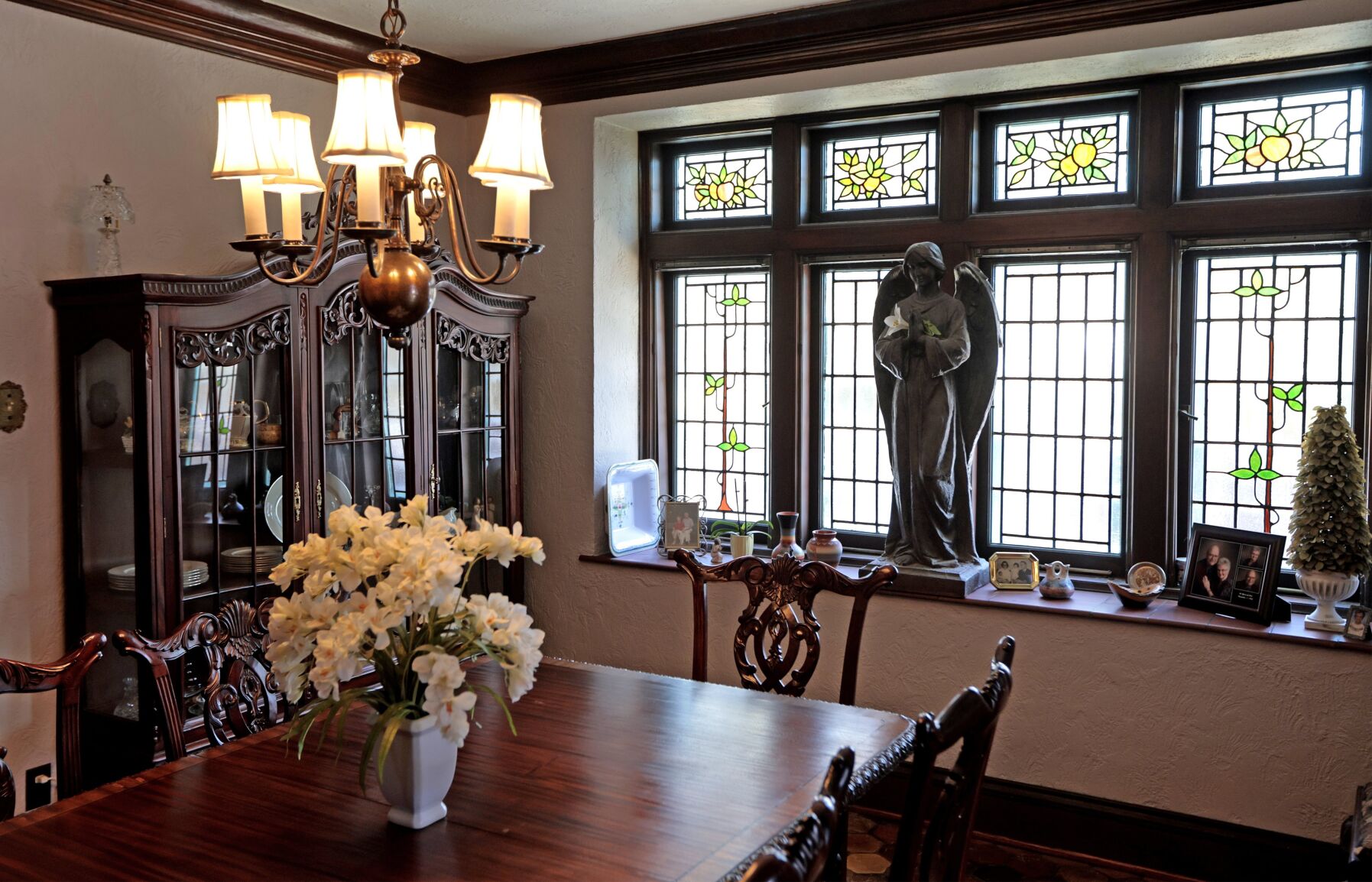 At home with Mary and Jerry Whitley